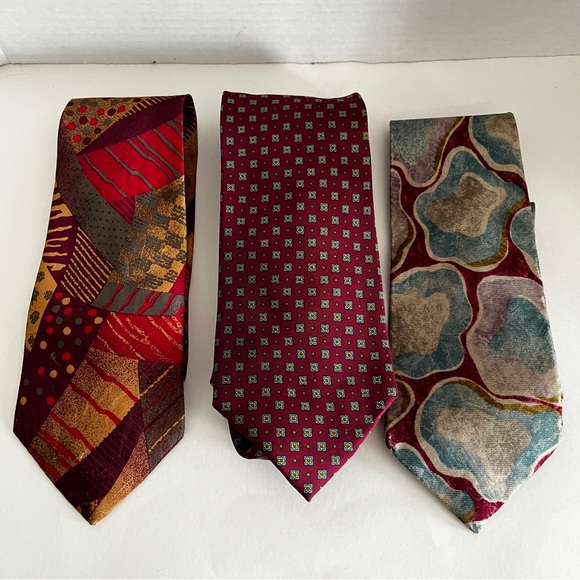 3 ASSORTED MODISH TIES - Picture 2 of 6